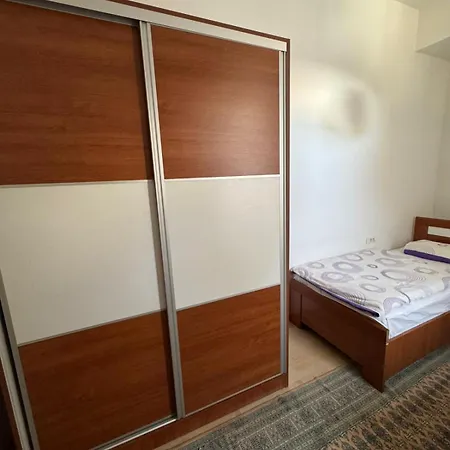 3 Wohnung,marijin Dvor شقة