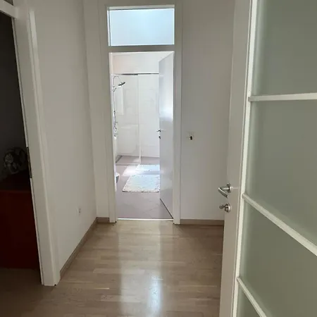 3 Wohnung,marijin Dvor شقة *